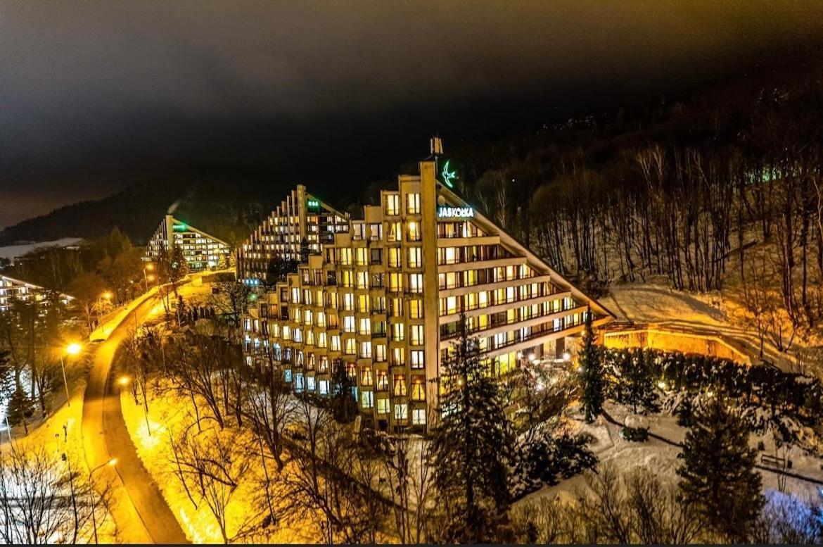 אוסטראון Hotel Jaskolka מראה חיצוני תמונה