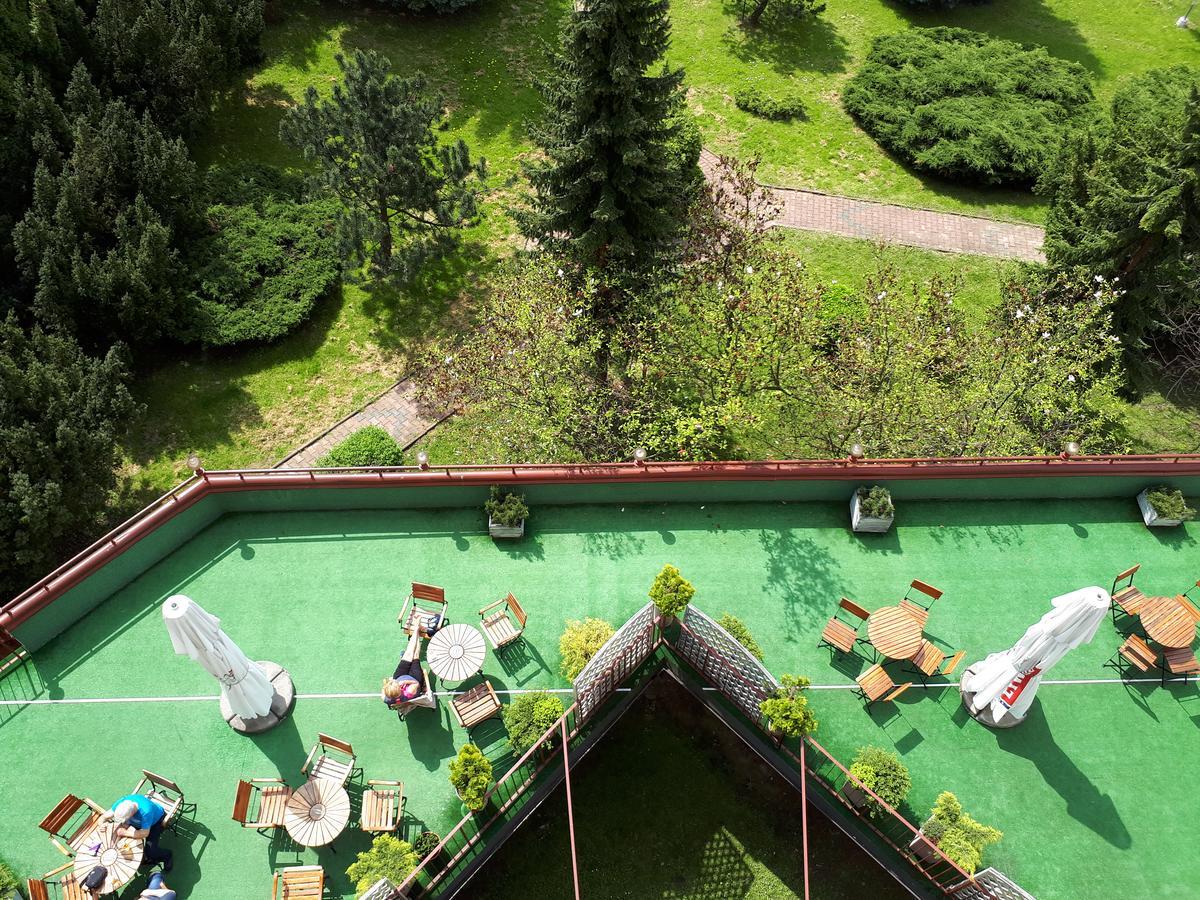 אוסטראון Hotel Jaskolka מראה חיצוני תמונה