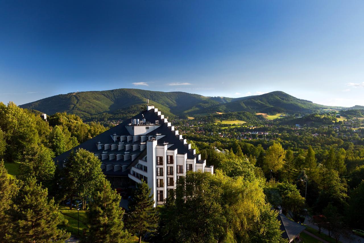 אוסטראון Hotel Jaskolka מראה חיצוני תמונה
