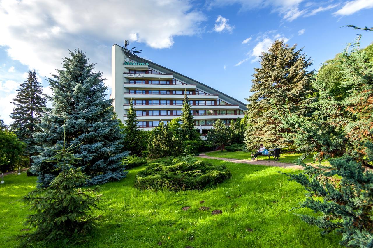 אוסטראון Hotel Jaskolka מראה חיצוני תמונה